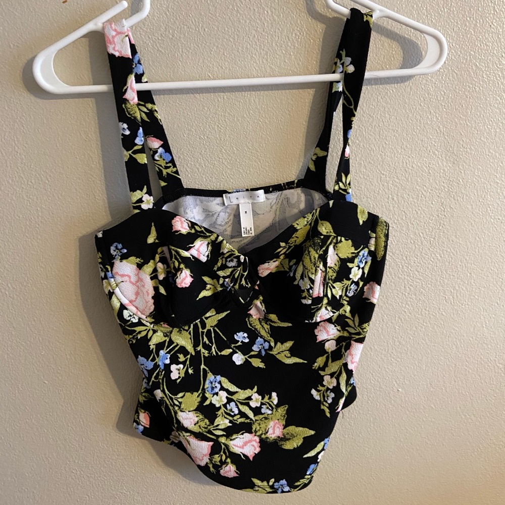 Floral cropped tank top